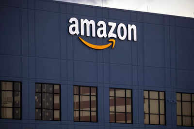 Amazon stumbles on slower sales growth