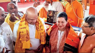 Ashok Vatika rock gifted to Ayodhya