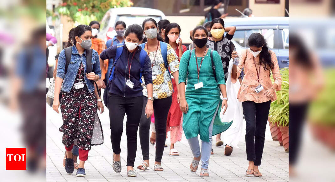Teachers miffed at govt’s attempt to ‘monitor’ GU classes - Times of India