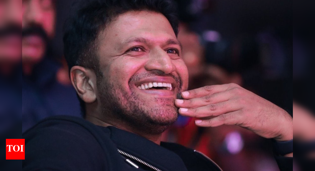 Puneeth Rajkumar reunited with his parents at Kanteerava Studio ...