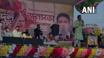 Rajib Banerjee rejoins TMC at Tripura rally