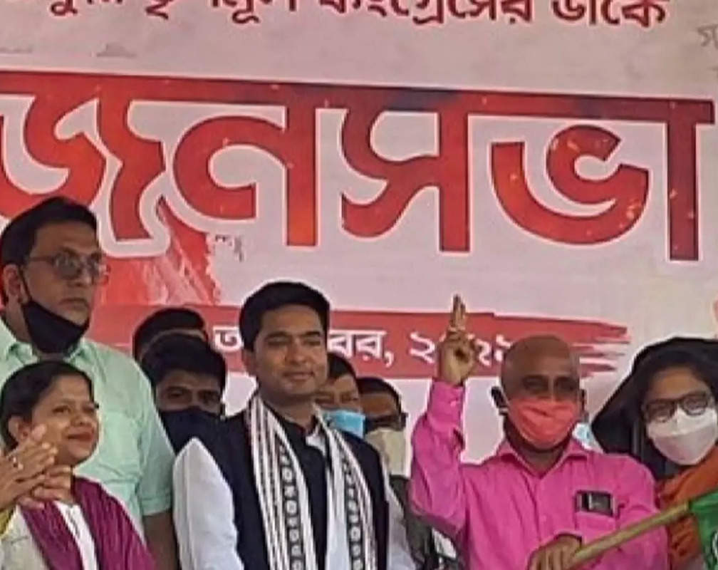 
BJP leader Rajib Banerjee, Ashish Das join TMC in Agartala
