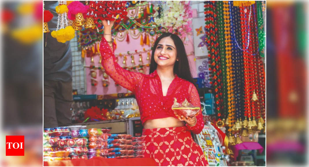 diwali: Hunar Gandhi goes Diwali shopping - Times of India