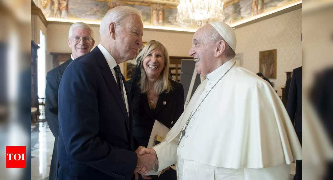 biden: Joe Biden chokes up as he praises Pope Francis for his friendship