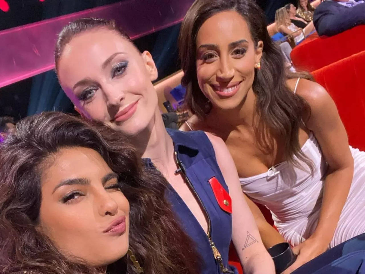 See pic: Priyanka Chopra dances her heart out with Sophie Turner