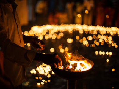 Happy Diwali 2025: Top 50 Wishes, Messages, Quotes, Facebook posts and Whatsapp status to share with your family and friends