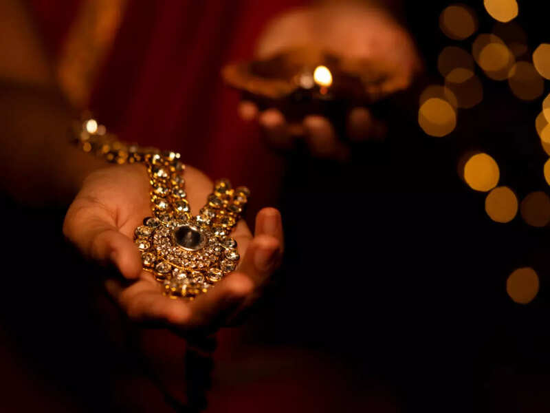 Happy Dhanteras 2021: Wishes, Messages, Quotes, Images, Facebook & Whatsapp status