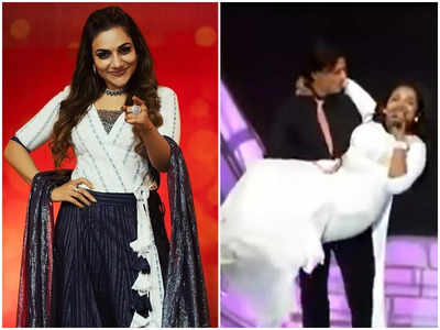 Happy Birthday Shah Rukh Khan: Rimi Tomy shares a throwback video of the Bollywood superstar lifting her on the stage