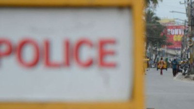 Bihar: 2 cops hurt, convoy attacked in Gopalganj