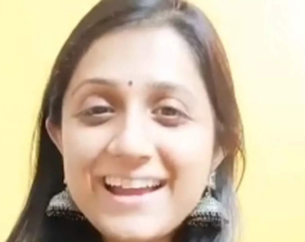 
Exclusive Video! Aarohi Patel sends out warm Diwali greetings to fans
