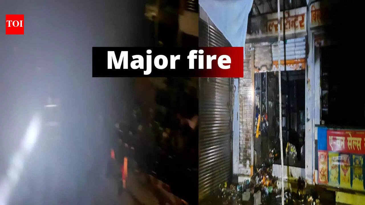 Major fire in a firecracker shop in Nagpur, entire shop gutted