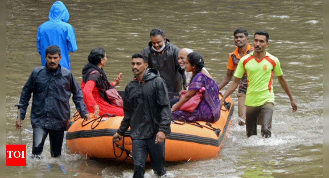 Live: Chennai receives &lsquo;heaviest rain since 2015,&rsquo; showers cause flooding on roads