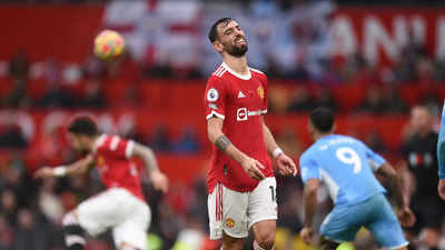 Fernandes says Man United players should look in the 'mirror'