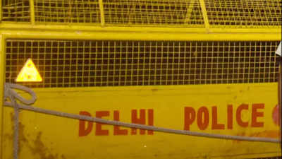 Delhi: Cop held for assaulting restaurant owner, ex-police officer in Dwarka