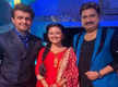 
Manali Manisha Dey enjoys a fan-moment with Sonu Nigam and Kumar Sanu

