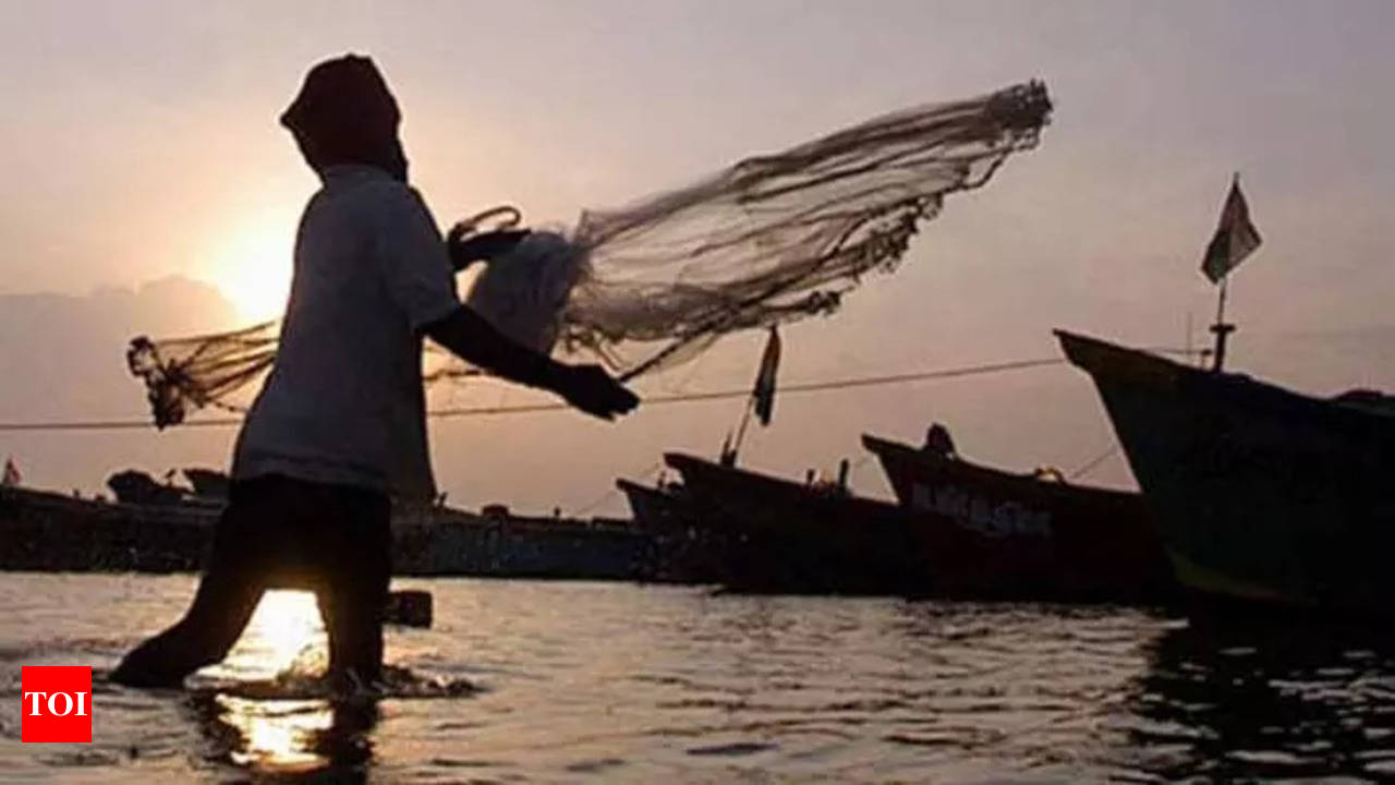Fisherman killed in firing off Gujarat coast: FIR against 10 Pakistan