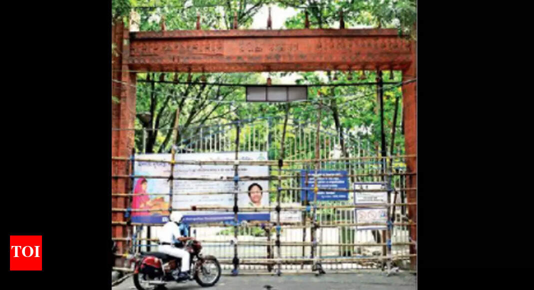 Cops, KMDA secure access to 2 Kolkata lakes