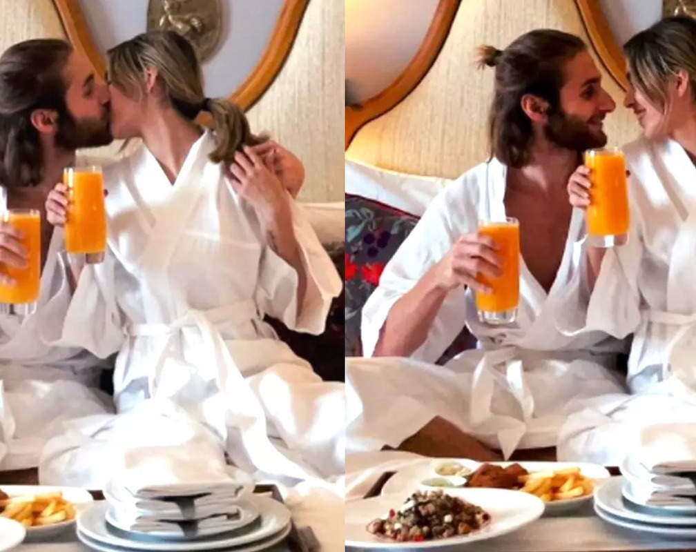 
Aaliyah Kashyap kisses boyfriend Shane while having breakfast in bed; Janhvi Kapoor asks her to 'meditate'
