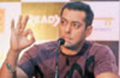 Salman dances for Mumbai!