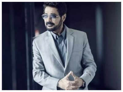 Bengali superstar Prosenjit Chatterjee tweets a complaint against