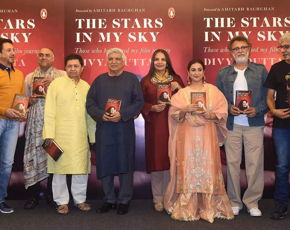 
Shabana Azmi, Javed Akhtar, Rakeysh Omprakash Mehra and others seen at the launch of Divya Dutta's second book
