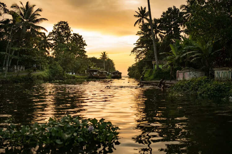 Vembanad Lake, Kerala