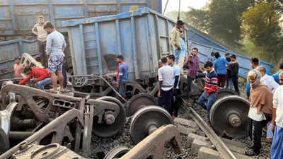 Uttar Pradesh: Goods train derails in Jaunpur