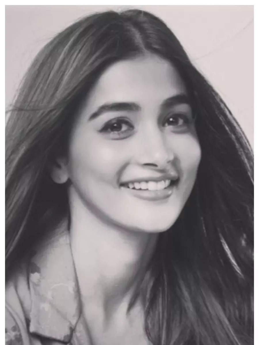 10 times Pooja Hegde cast a spell with magical monochrome pictures ...