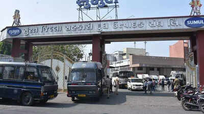 Milk van driver killed over parking fight in Surat