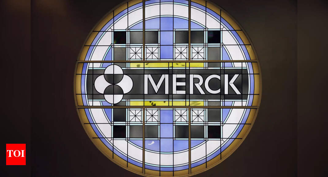 , Merck v Pfizer: here’s how the two new Covid antiviral drugs work and will be used, The World Live Breaking News Coverage & Updates IN ENGLISH