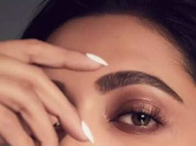 Bollywood divas prove you can't go wrong with nude lipsticks