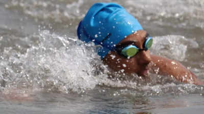 Mumbai: Mulund girl swims 14 km route with the message of cleaner seas and oceans