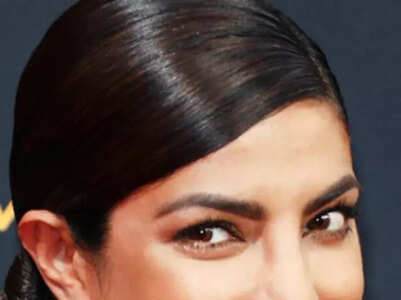 Priyanka Chopra's sea salt scrub for pink lips