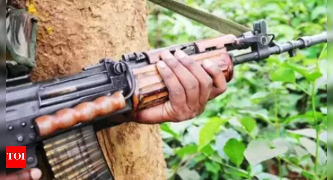 Maoists shoot 4 of a family, hang their bodies in Gaya