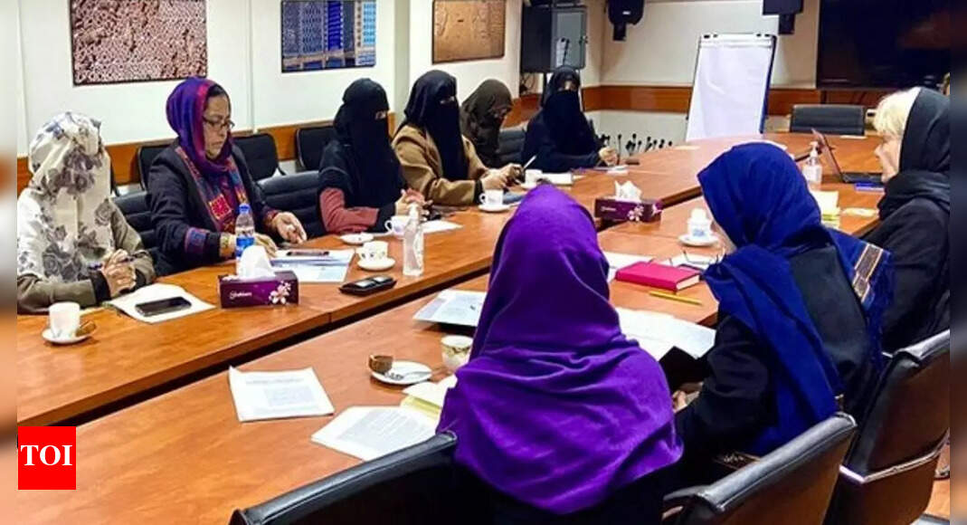 UN special envoy meets women religious scholars in Kabul, discusses Islamic Law, women’s rights issues