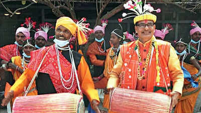 MP CM Shivraj Singh Chouhan reviews Tribal Pride Day grand preparations