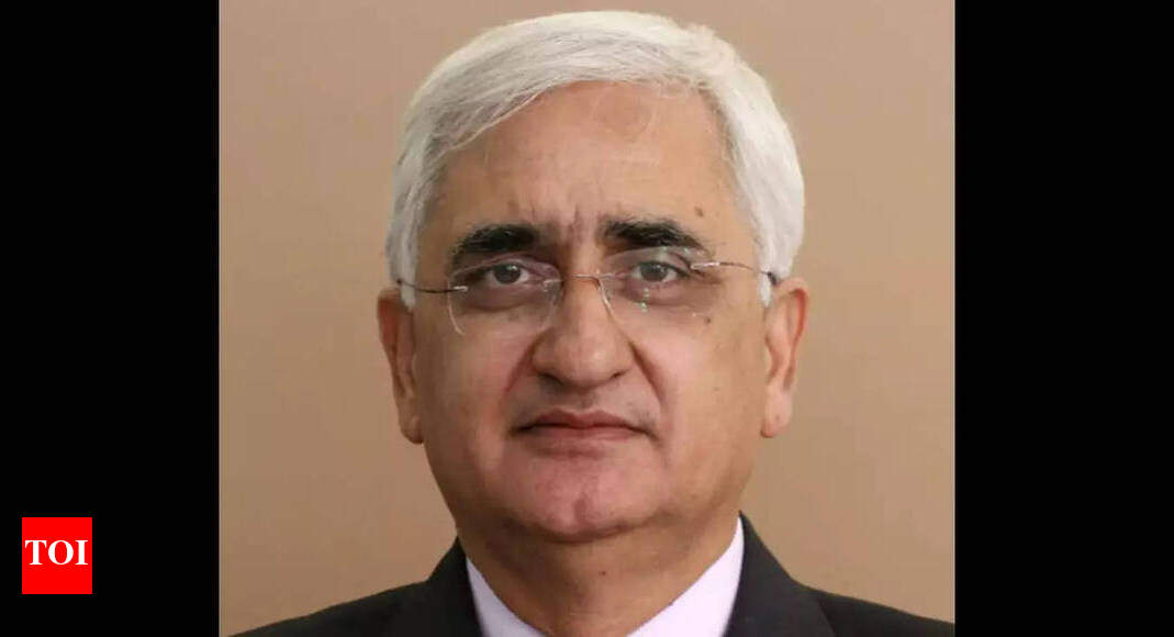 Book protesters vandalise Khurshid&rsquo;s Nainital home