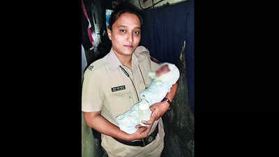 Mumbai: 12-day baby dumped in drain saved by Nirbhaya cops