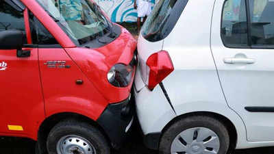 Vehicle pile-up raises concern over rash driving by pvt buses
