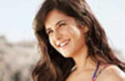 Sachin, Deepika bow down to Katrina