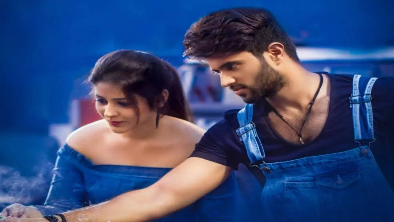 Taxiwala full store movie in hindi