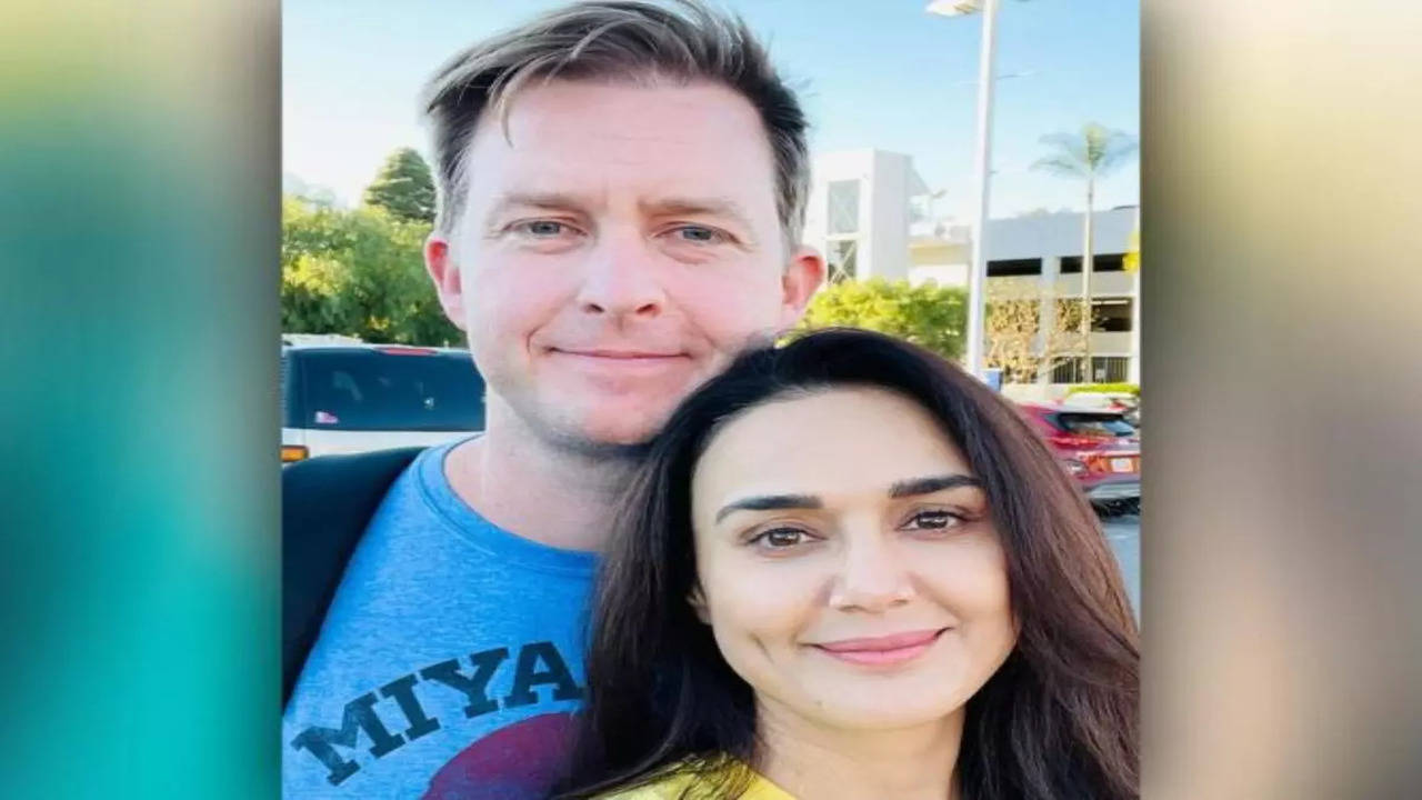 Preity Zinta and husband Gene Goodenough welcome twins Jai and Gia via  surrogacy - Times of India