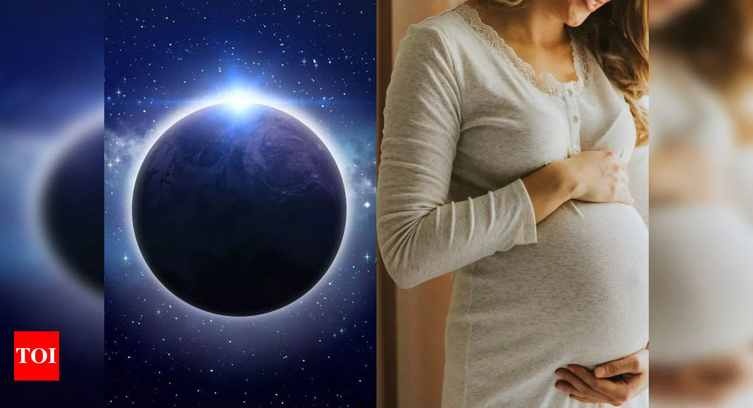 partial-lunar-eclipse-2021-is-chandra-grahan-harmful-during-pregnancy