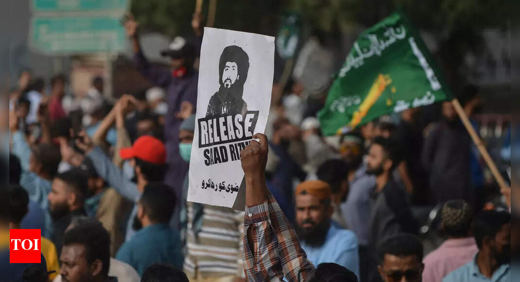 Pak releases hardline Islamist leader under deal to end violence