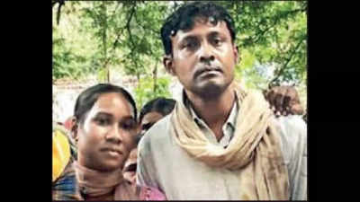 Chhattisgarh: Baby in lap, woman walks into jungle, frees hubby from Naxals