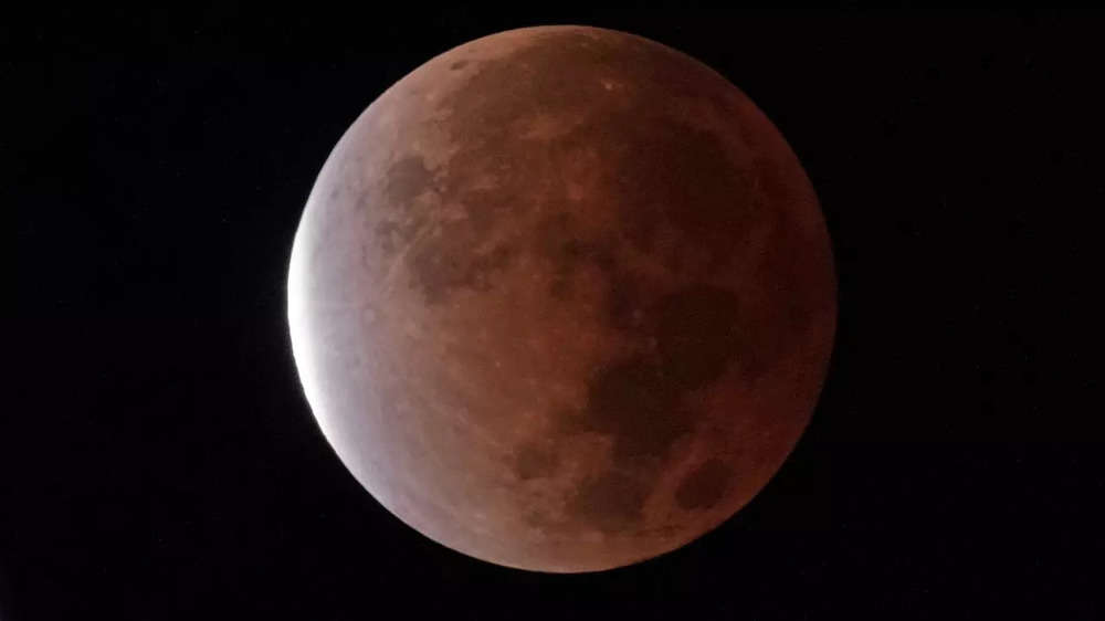 Longest partial moon eclipse in 580 years