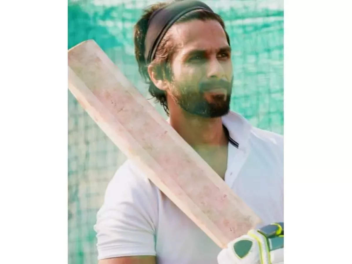 Balaji Telefilms, Pen Marudhar acquire India theatrical rights for Shahid Kapoor's 'Jersey' | Hindi Movie News - Times of India