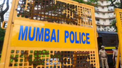 Actor's son reports 'bomb threat' to Mumbai Police control room