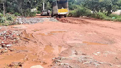Bengaluru: 3 years on, Jalahalli residents wait to get 100m pothole-riddled road fixed