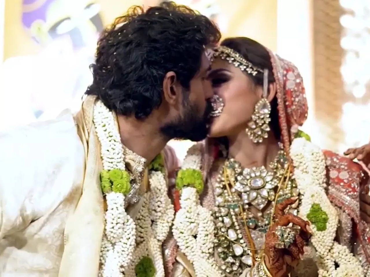 Rana Daggubati kisses wife Miheeka Bajaj in this new video from their grand wedding last year - WATCH Hindi Movie News